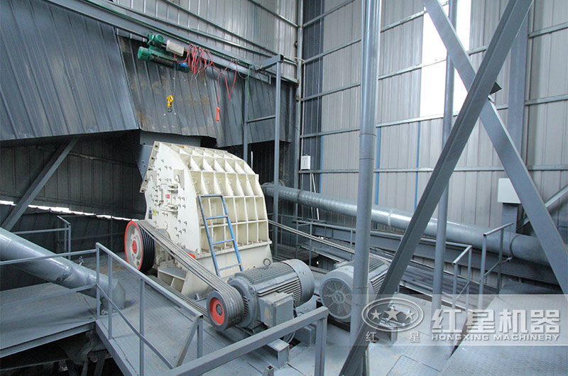 河南時(shí)產(chǎn)160噸電石破碎生產(chǎn)線現(xiàn)場 河南時(shí)產(chǎn)160噸電石破碎生產(chǎn)線現(xiàn)場