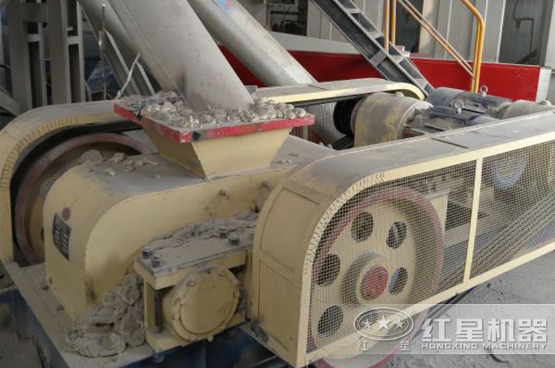 關于對輥式破碎機，客戶最常問的5個問題（紅星老師傅實地講解）